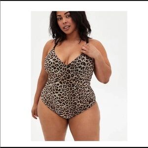 NWT Torrid leopard swimsuit size 5